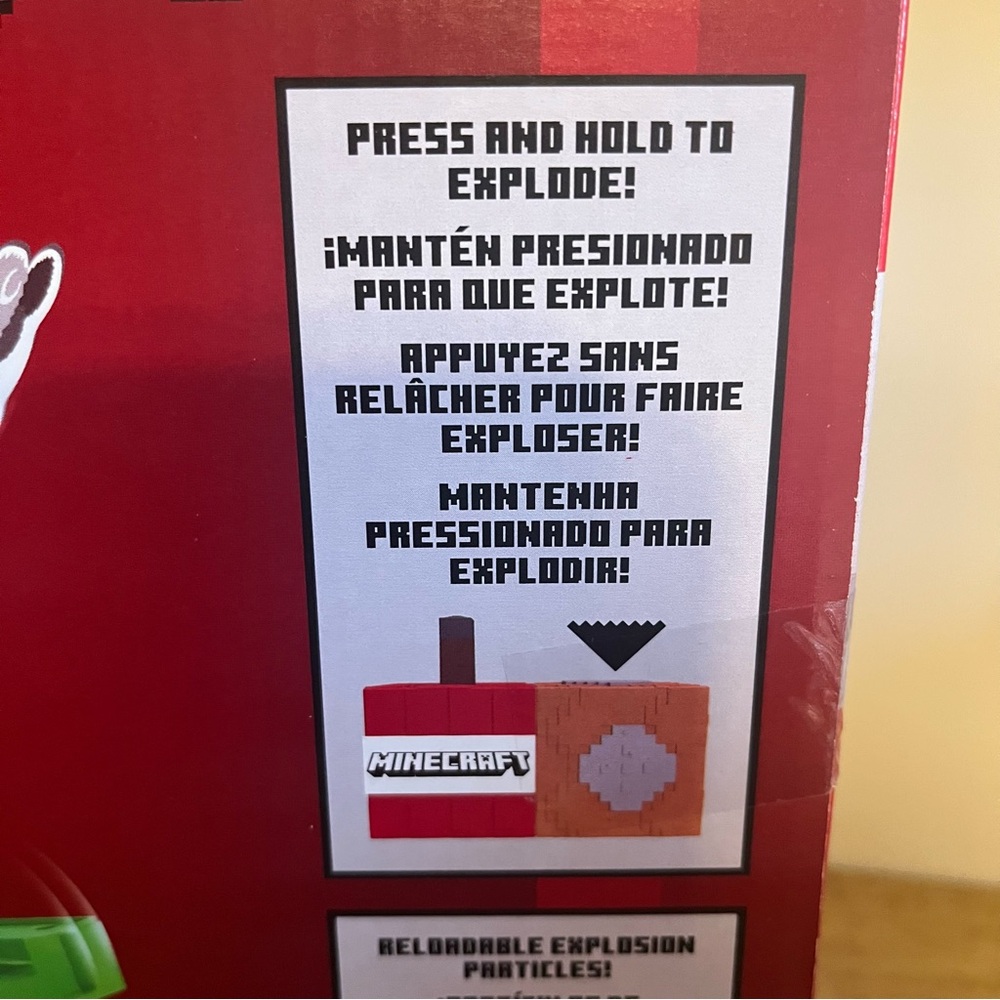 Minecraft Exploding RC Creeper Toy with Remote Control - Picture 4 of 5